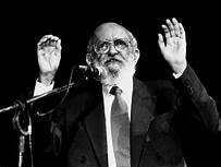 PAULO FREIRE DESAFIA AS UNIVERSIDADES